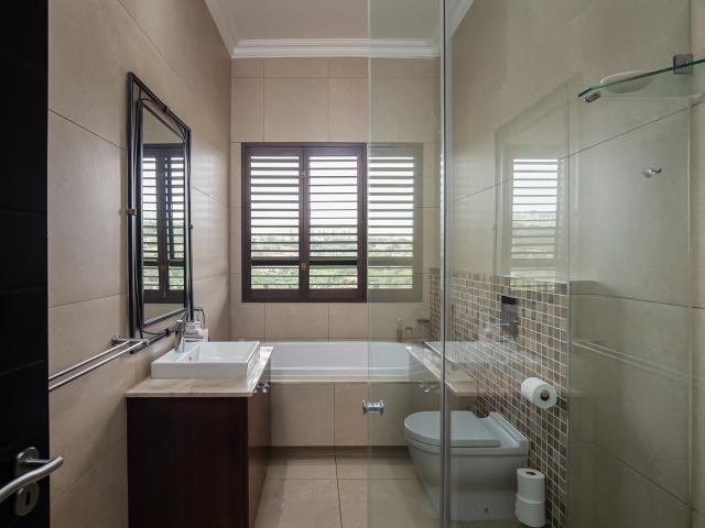 6 Bedroom House For Sale in La Lucia
