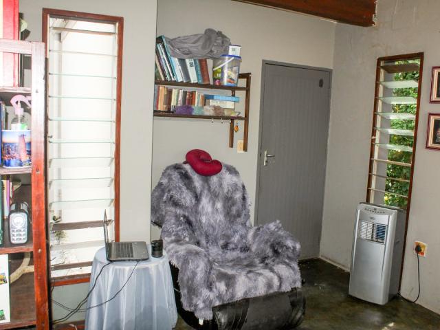 6 Bedroom House For Sale in Leisure Bay