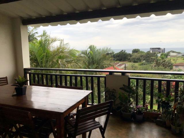 6 Bedroom House For Sale in Leisure Bay