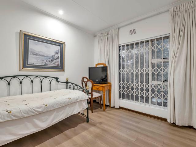 6 Bedroom House For Sale in Morningside