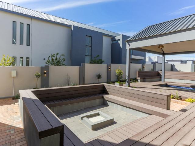 6 Bedroom House For Sale in Midstream Heights