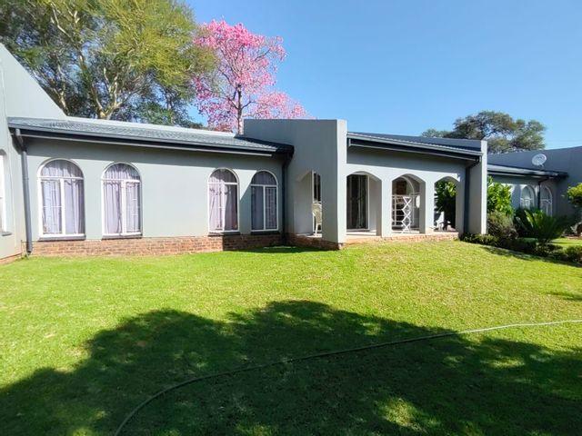 6 Bedroom House For Sale in Ninapark