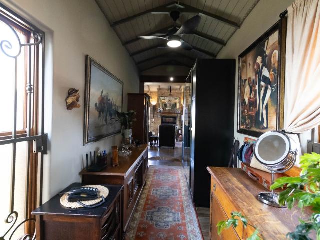 6 Bedroom House For Sale in Sandbaai