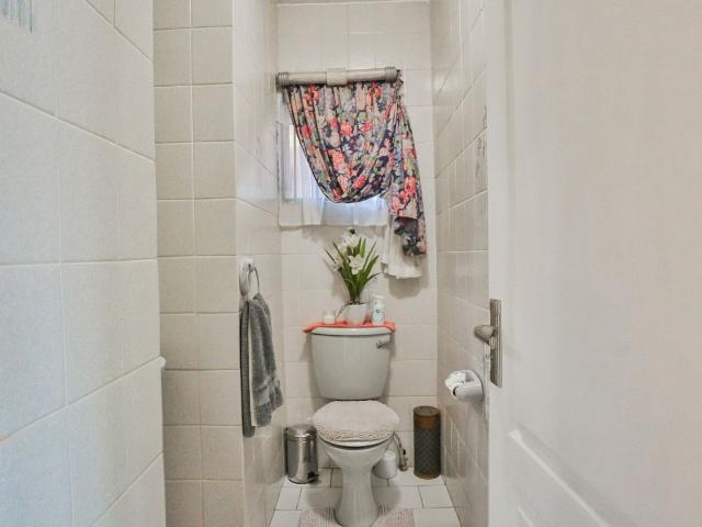 6 Bedroom House For Sale in Schoemansville