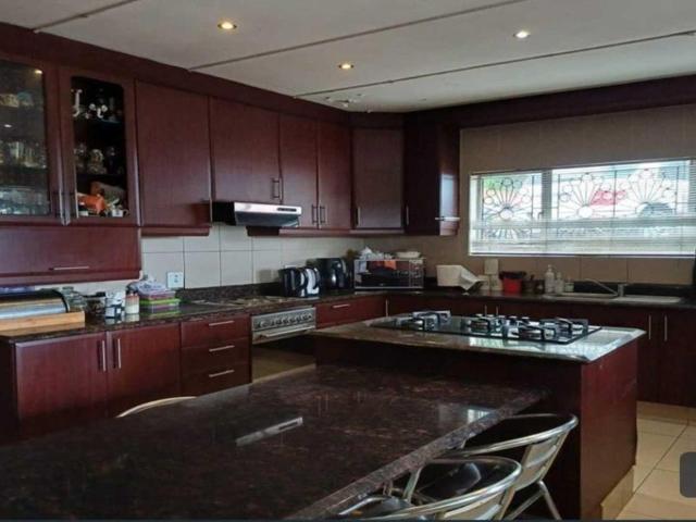 6 Bedroom house for sale in Shallcross, Chatsworth
