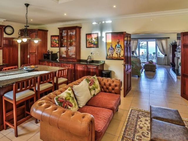 6 Bedroom House For Sale in Sheffield Beach