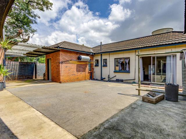 6 Bedroom House For Sale in Spartan