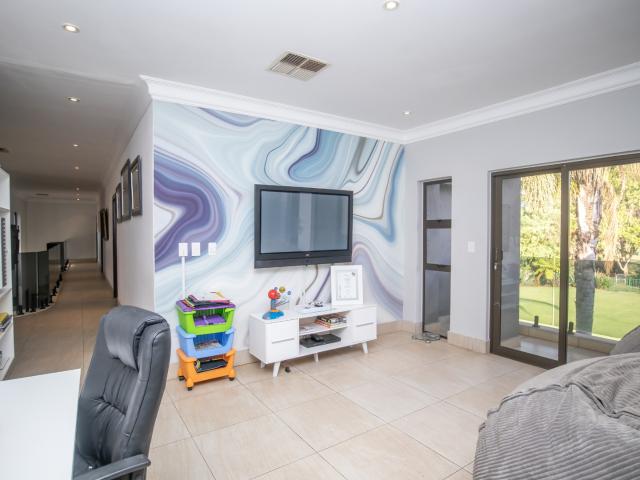 6 Bedroom House For Sale in Pecanwood Estate