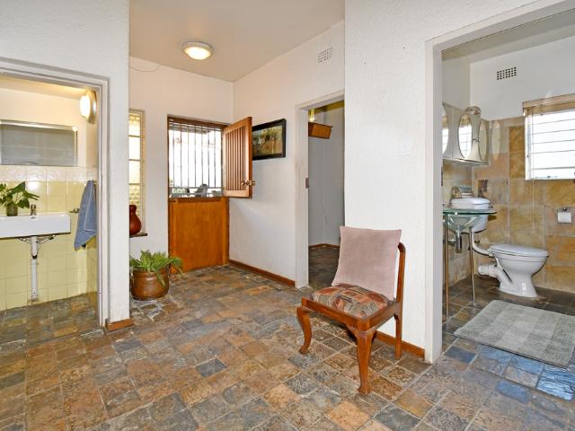 6 Bedroom House For Sale in Quellerina