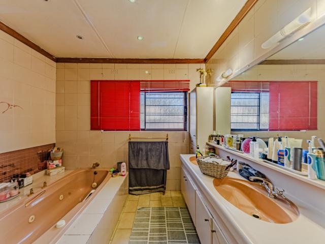 6 Bedroom House For Sale in Randpark Ridge