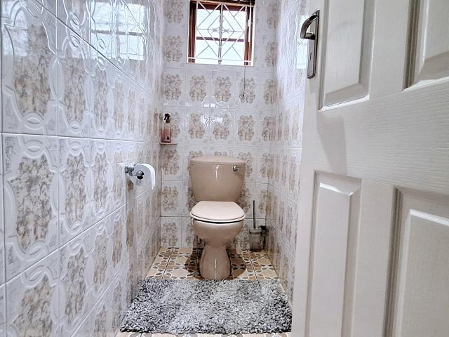 6 Bedroom House For Sale in Rydalvale