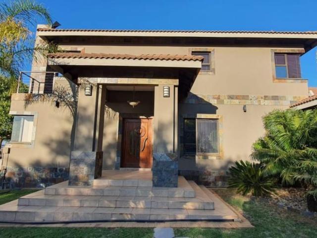 6 Bedroom house for sale in Woodland Hills Wildlife Estate, Bloemfontein