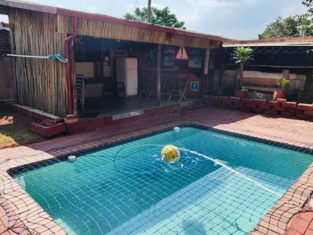 6 Bedroom house for sale in West Park, Pretoria