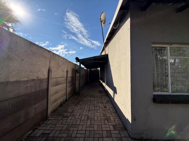 6 Bedroom House For Sale in Witbank Ext 8