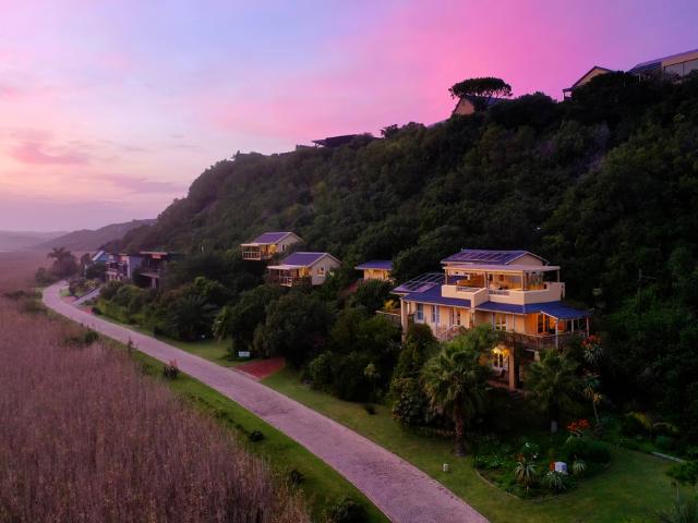 6 Bedroom House For Sale in Wilderness Central