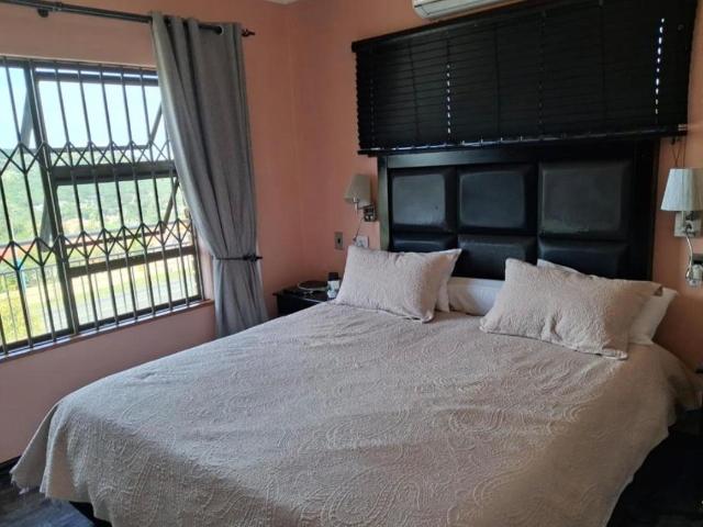 6 Bedroom House For Sale in Winchester Hills