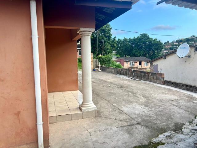 6 Bedroom House For Sale in Umlazi Q