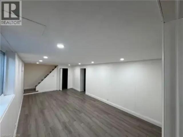 6 Bedroom House Kitchener ON 100443841