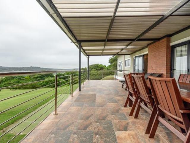 6 Bedroom House in Colleen Glen