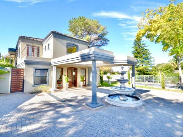 6 Bedroom House in Constantia
