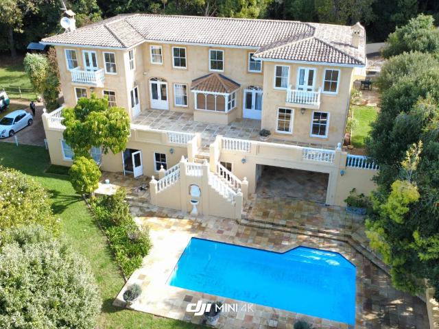 6 Bedroom House in Constantia