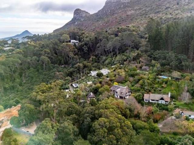 6 Bedroom House in Constantia
