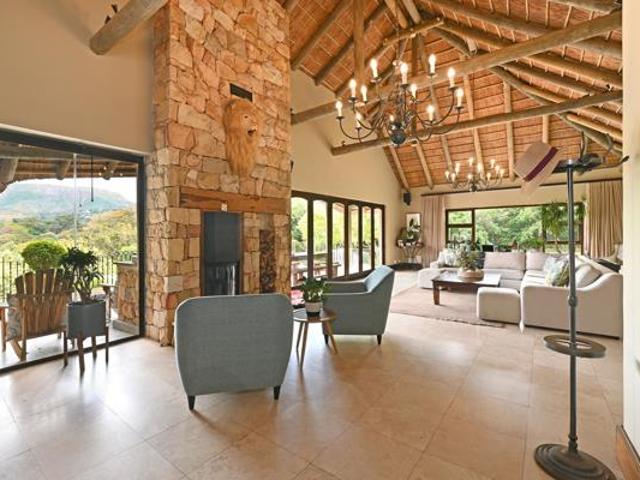 6 Bedroom House in Constantia