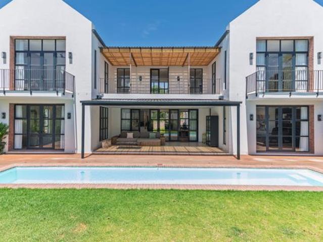6 Bedroom House in Constantia