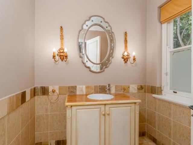 6 Bedroom House in Constantia