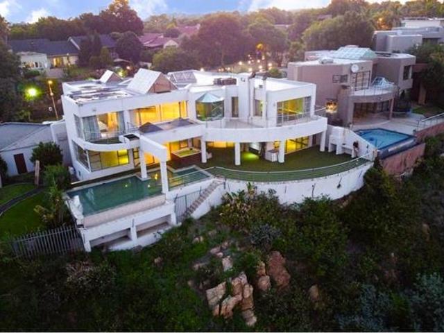 6 Bedroom House in Constantia Kloof