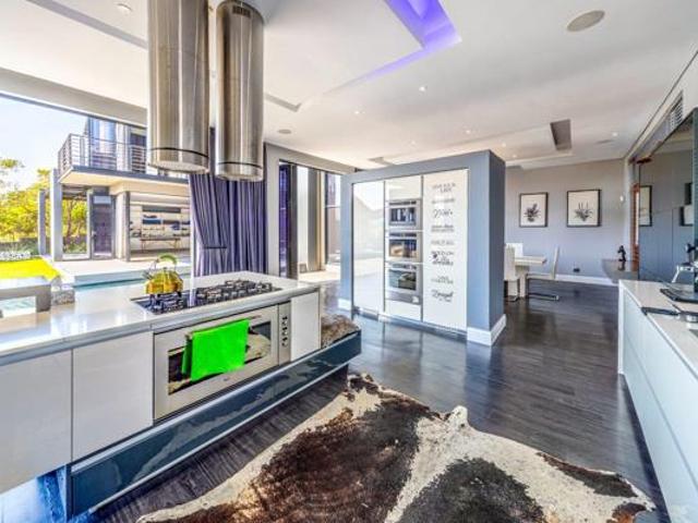 6 Bedroom House in Copperleaf Estate