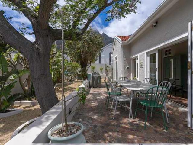 6 Bedroom House in Camps Bay