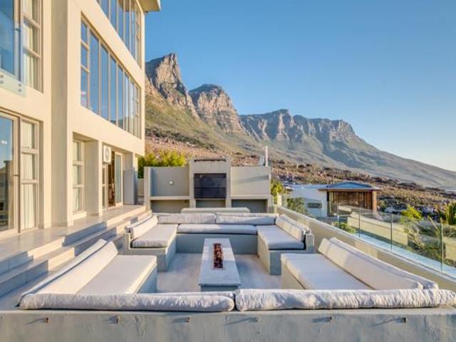 6 Bedroom House in Camps Bay