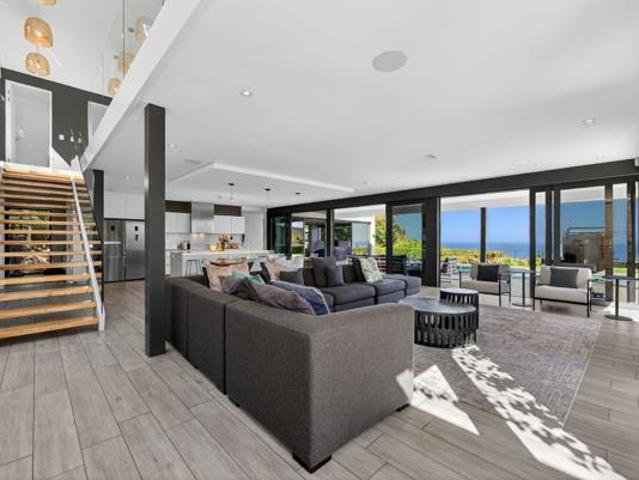 6 Bedroom House in Camps Bay