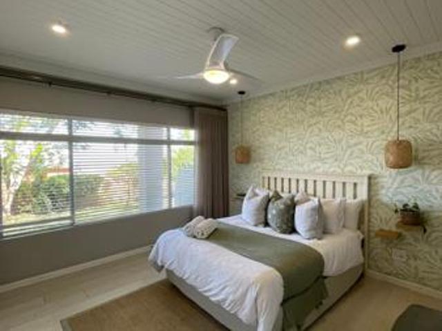 6 Bedroom House in Cintsa East