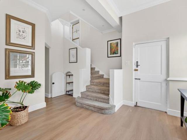 6 Bedroom House in Claremont Upper
