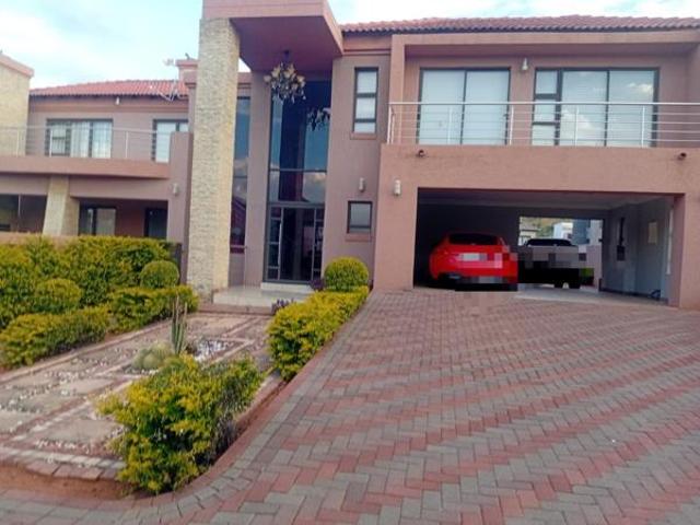 6 Bedroom House in Amandasig