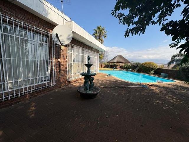 6 Bedroom House in Amiel Park