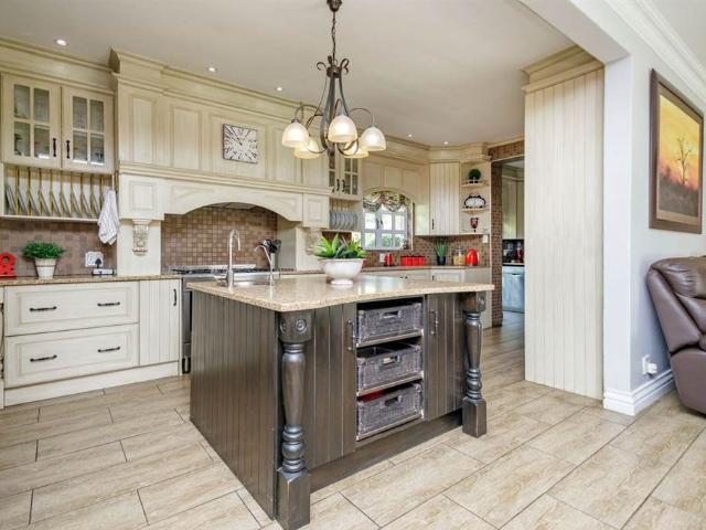 6 Bedroom House in Alberante