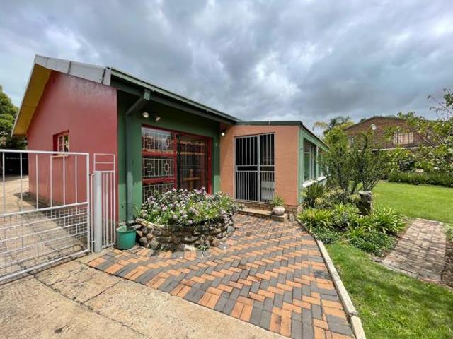 6 Bedroom House in Arbor Park