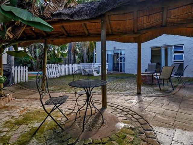 6 Bedroom House in Bothasig
