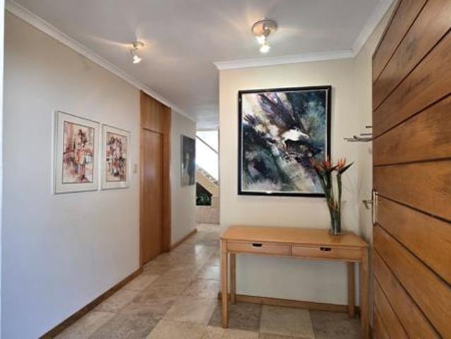 6 Bedroom House in Bonza Bay