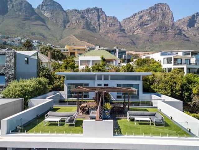 6 Bedroom House in Bakoven