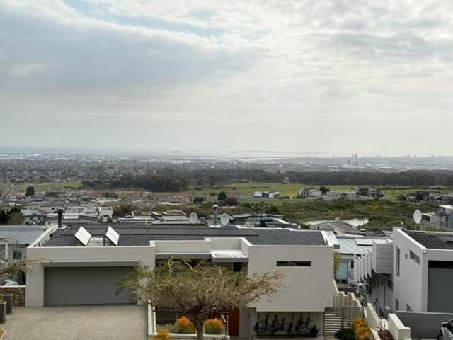 6 Bedroom House in Baronetcy Estate