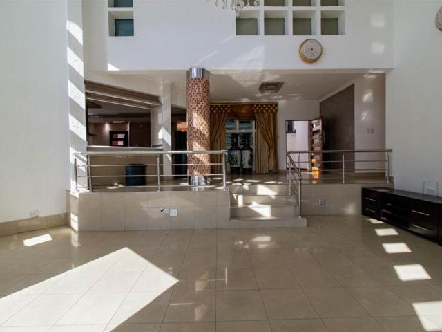 6 Bedroom House in Bassonia