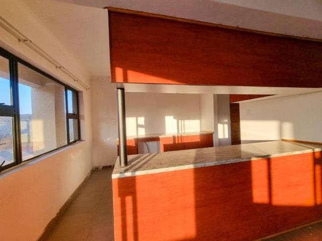 6 Bedroom House in Bendor
