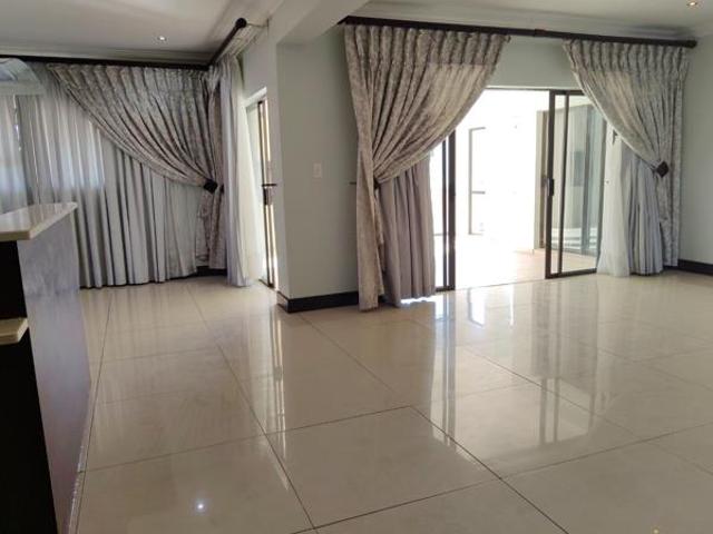 6 Bedroom House in Bendor