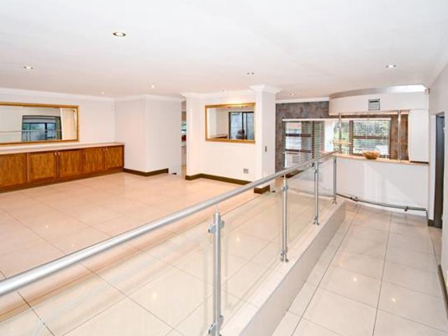 6 Bedroom House in Benmore Gardens