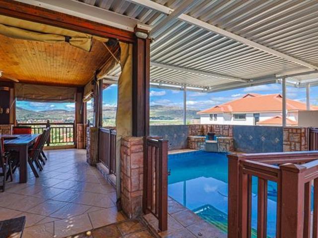 6 Bedroom House in Birdwood