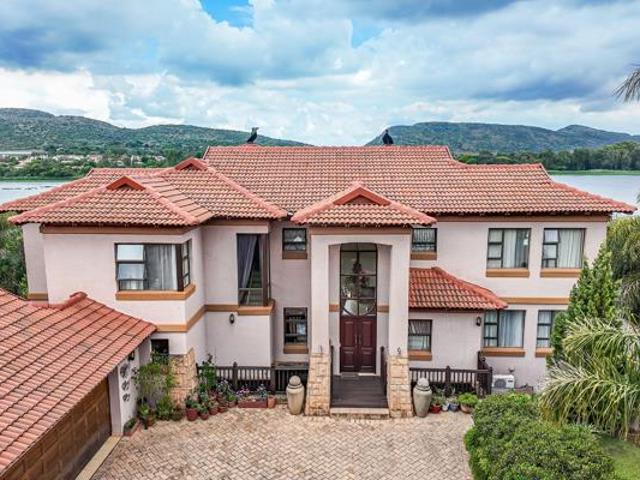 6 Bedroom House in Birdwood Estate